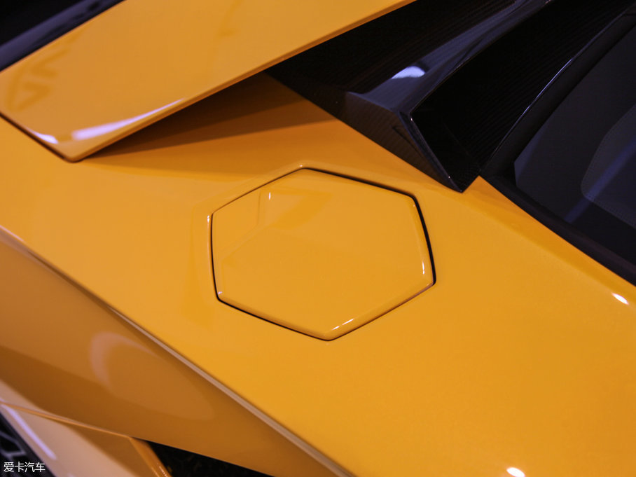 2017A(y)ventador Aventador S