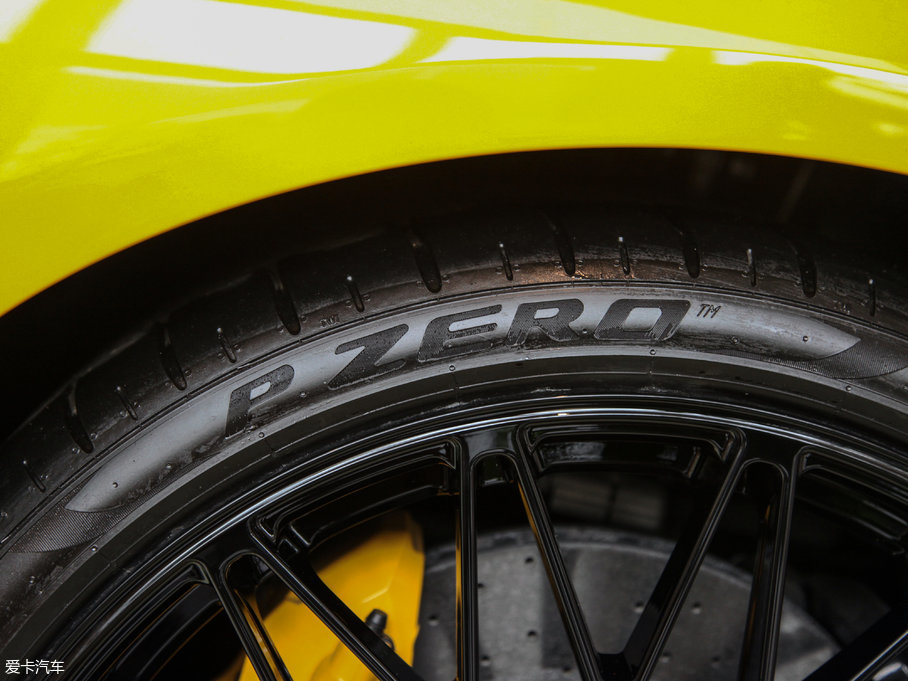 2017A(y)ventador Aventador S