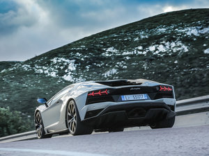 2017A(y)ventador S w^