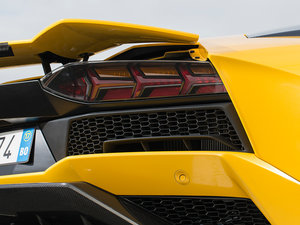 2017A(y)ventador S (x)(ji)^