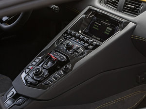 2017款Aventador S 中控区