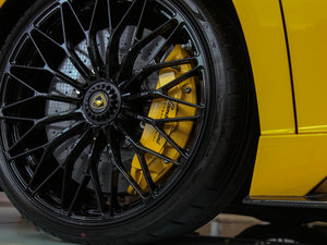 2017A(y)ventador S (x)(ji)^