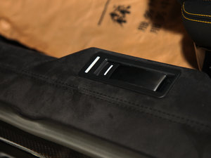 2017A(y)ventador S g