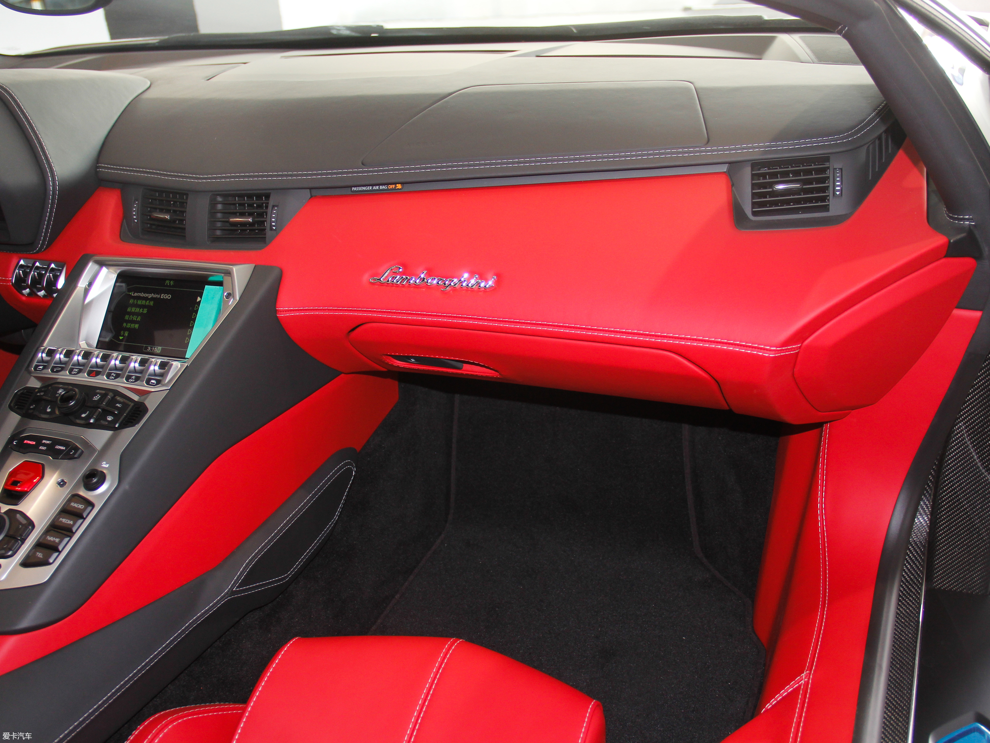 【2018款aventadoraventador s roadster_空间座椅_32