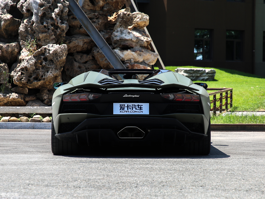 2018Aventador Aventador S Roadster