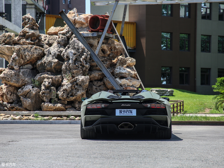 2018Aventador Aventador S Roadster