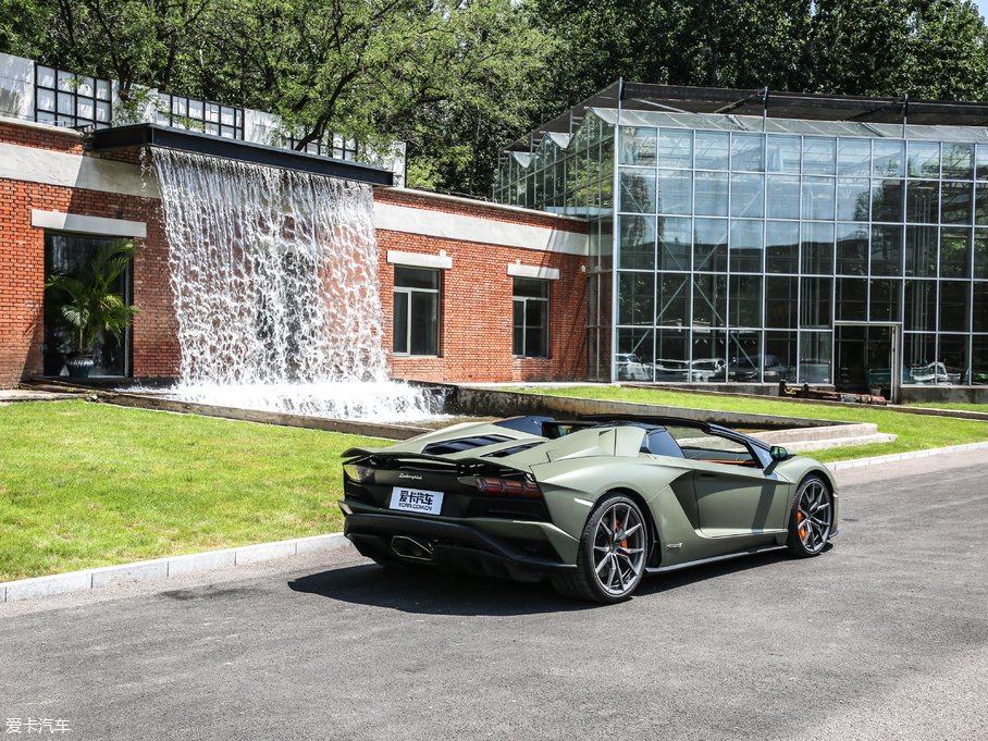 2018Aventador Aventador S Roadster