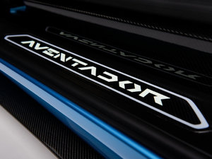 2018Aventador S Roadster g