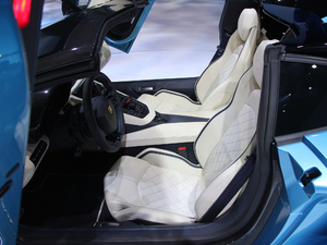 2018Aventador S Roadster g