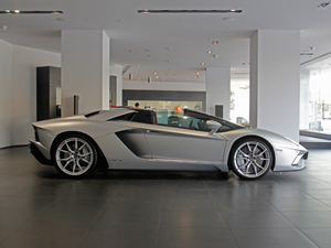 2018A(y)ventador S Roadster w^