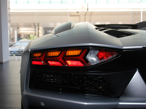 2018Aventador S Roadster ^