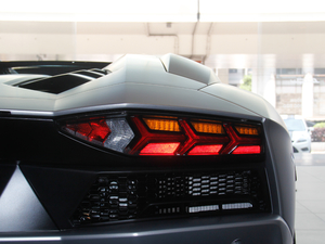 2018Aventador S Roadster β