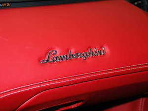 2018Aventador S Roadster g