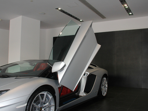 2018Aventador S Roadster g