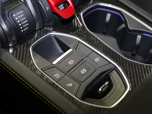 20184.0T V8 v܇(ch)Ƅ(dng)