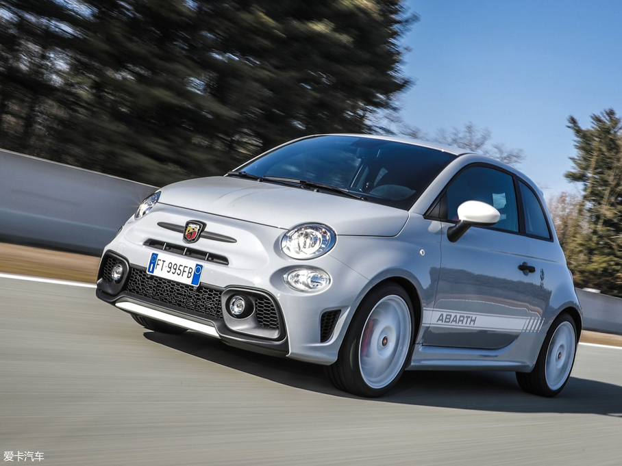2019Ɓ500 Abarth 595 esseesse