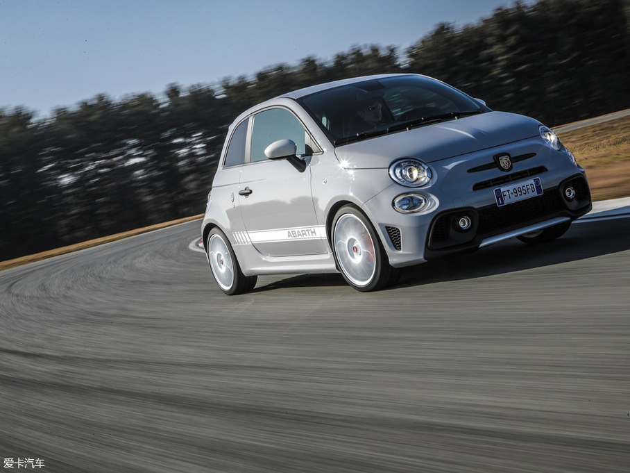 2019Ɓ500 Abarth 595 esseesse
