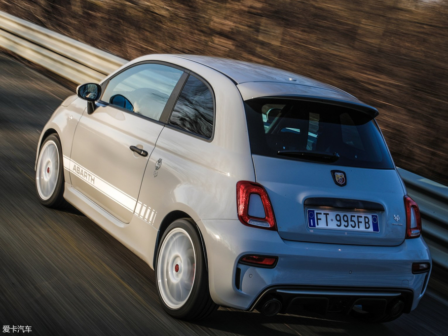 2019Ɓ500 Abarth 595 esseesse