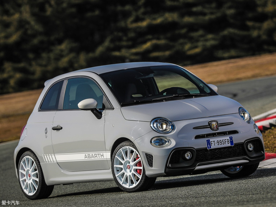 2019Ɓ500 Abarth 595 esseesse