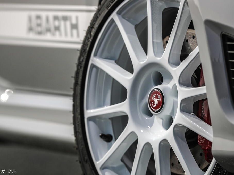 2019Ɓ500 Abarth 595 esseesse