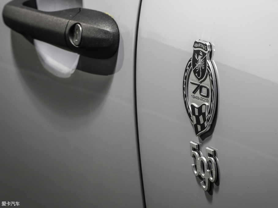 2019Ɓ500 Abarth 595 esseesse