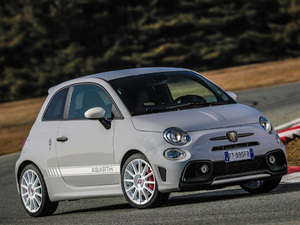 2019款Abarth 595 esseesse 整体外观
