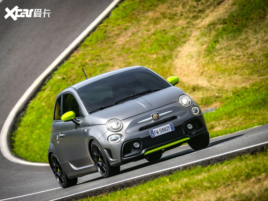 2020Ɓ500  595 Abarth Pista