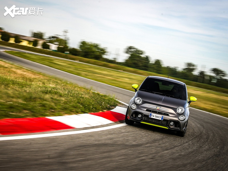 2020Ɓ500  595 Abarth Pista