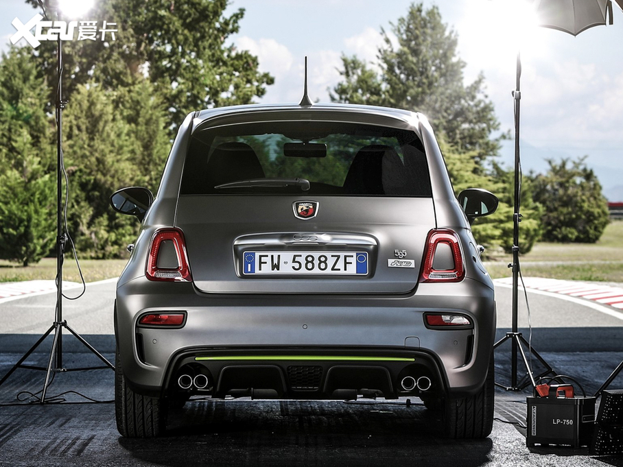 2020Ɓ500  595 Abarth Pista