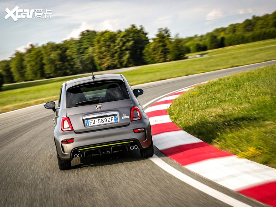 2020Ɓ500  595 Abarth Pista