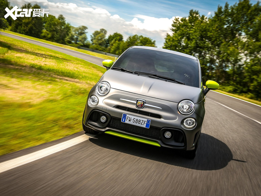 2020Ɓ500  595 Abarth Pista