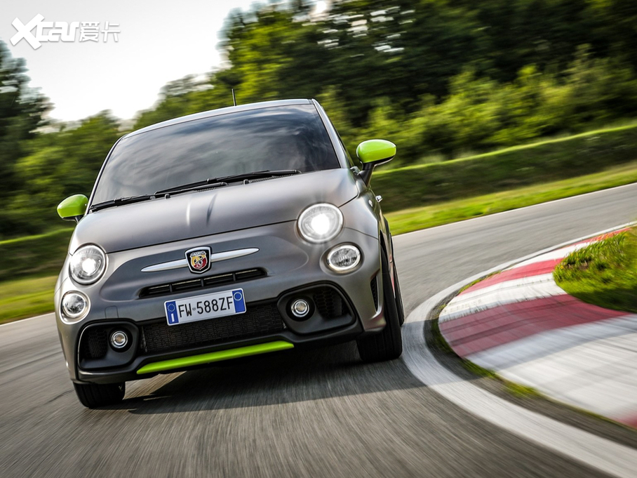 2020Ɓ500  595 Abarth Pista
