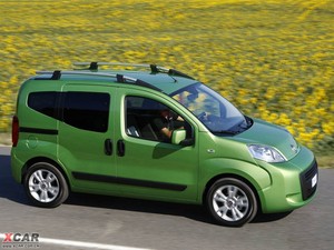 2009ƁFiorino Qubo w^