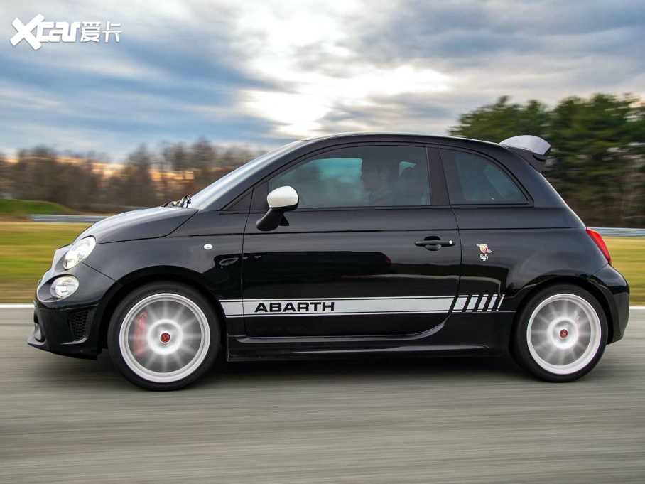 2021Ɓ500 695 Abarth Esseesse Collectors Edition