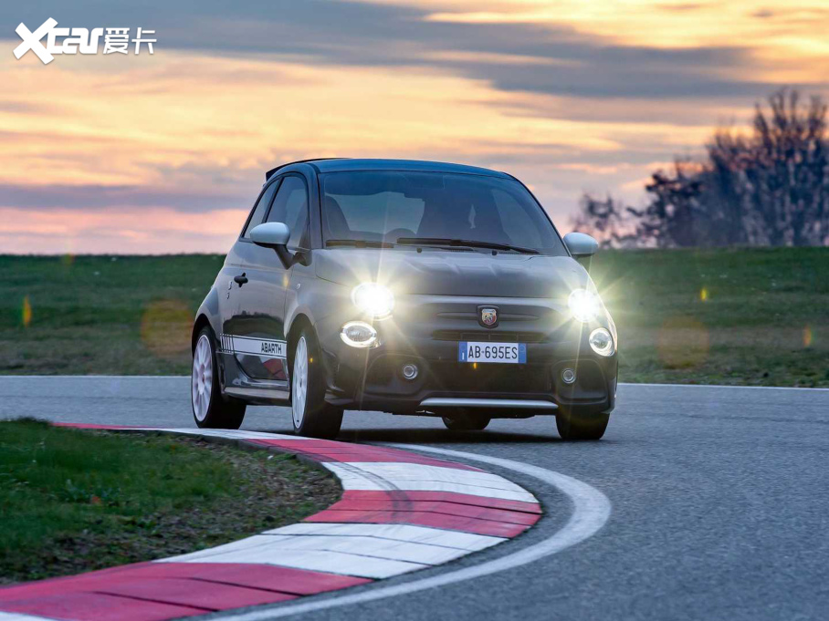 2021Ɓ500 695 Abarth Esseesse Collectors Edition