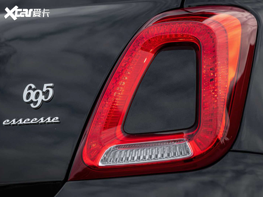 2021Ɓ500 695 Abarth Esseesse Collectors Edition