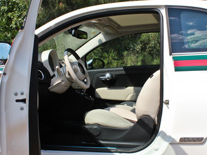 2012款1.4L Gucci版 前排空间