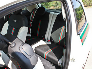 2012款1.4L Gucci版 后排空间