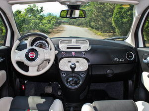 2012款1.4L Gucci版 内饰全景