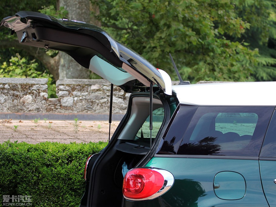 2014��Ɓ���500L Living