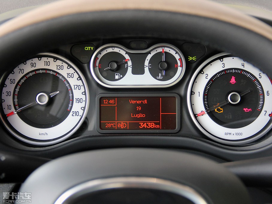 2014��Ɓ���500L Living