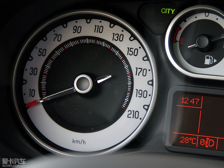 2014��Ɓ���500L Living