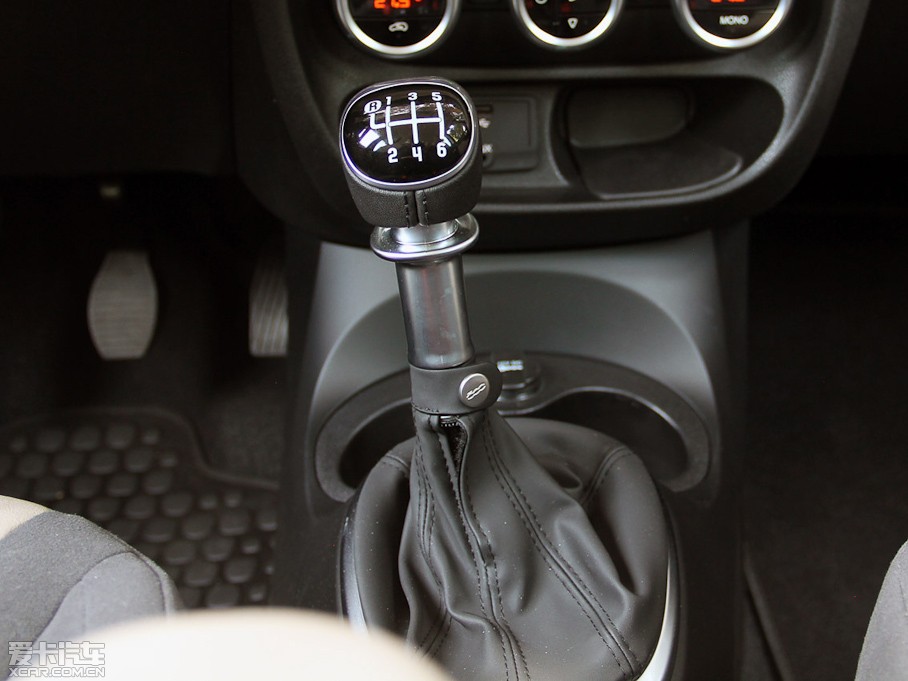 2014��Ɓ���500L Living