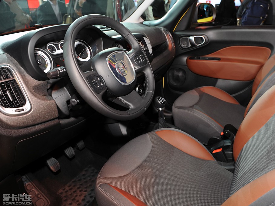 2014��Ɓ���500L Trekking