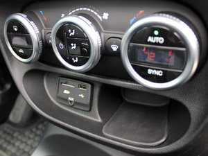 2014款基本型 中控区