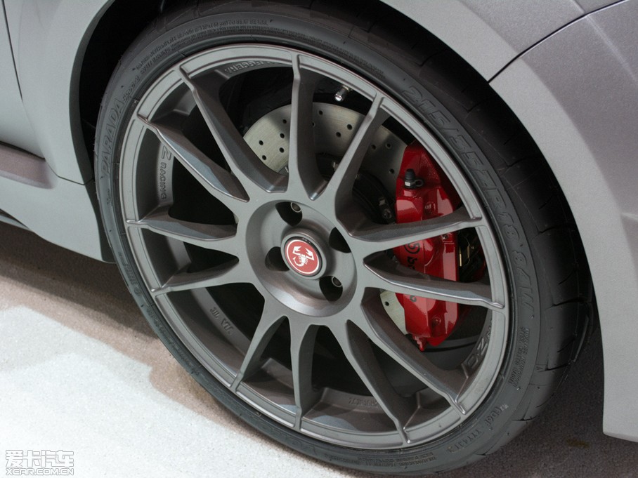 2014Ɓ500 695 Abarth Biposto