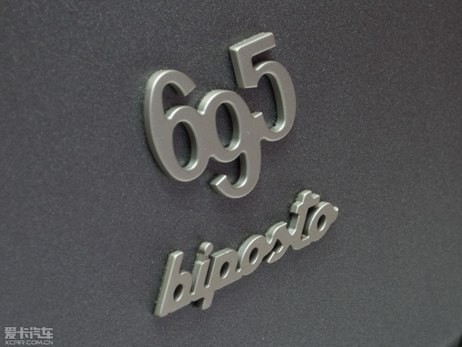 2014Ɓ500 695 Abarth Biposto