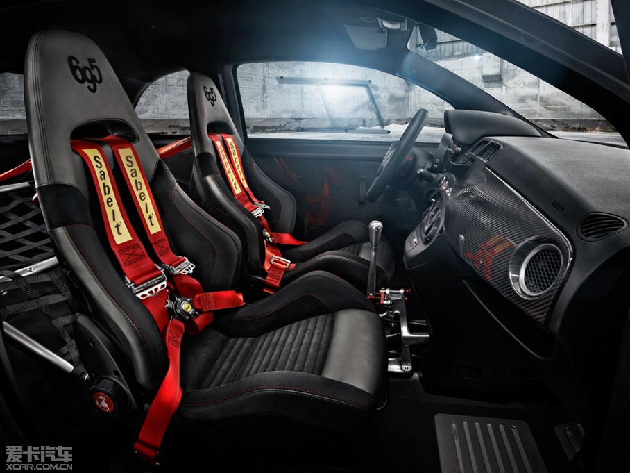 2014Ɓ500 695 Abarth Biposto