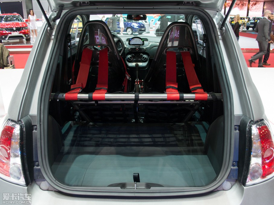 2014Ɓ500 695 Abarth Biposto