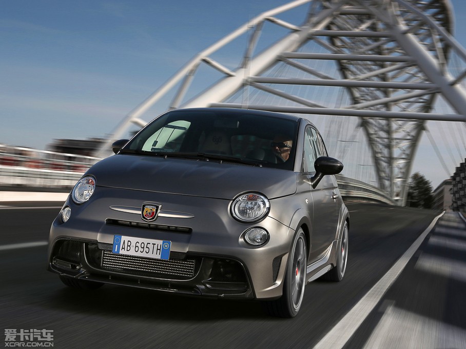 2014Ɓ500 695 Abarth Biposto
